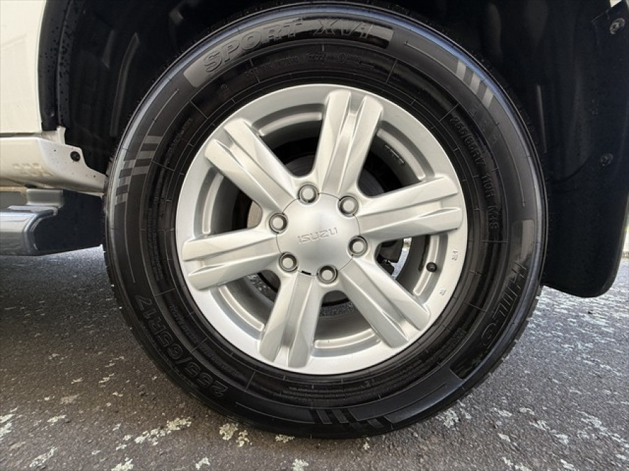 2016 MY15.5 Isuzu MU-X LS-T SUV Image 17