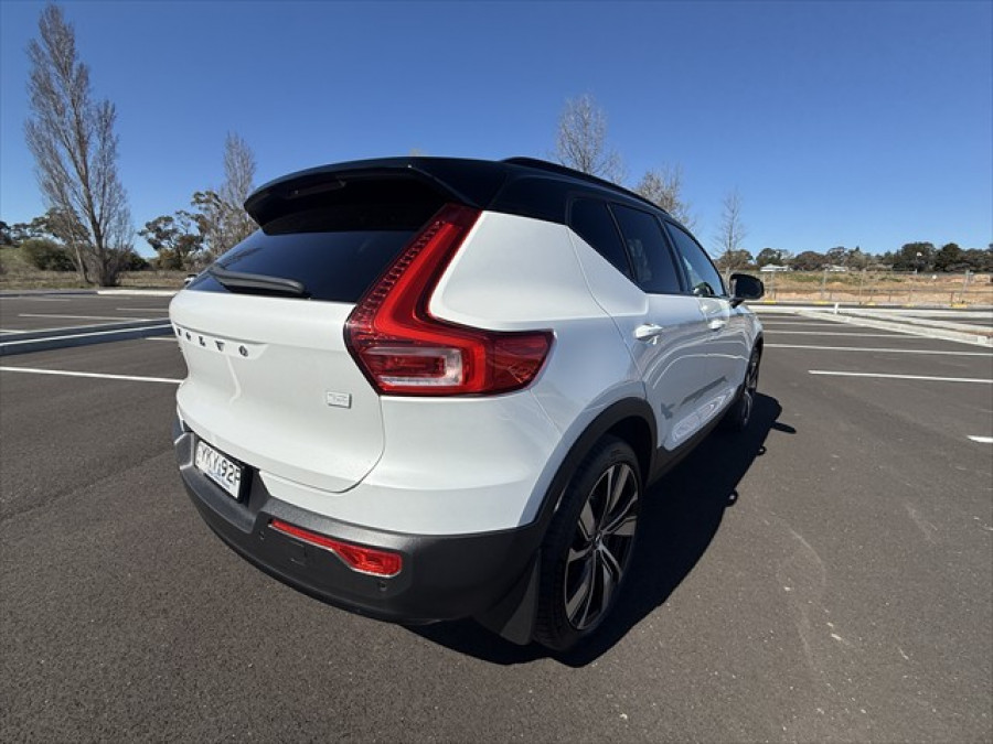 2021 MY22 Volvo XC40 XZ Recharge Pure Electric SUV Image 3
