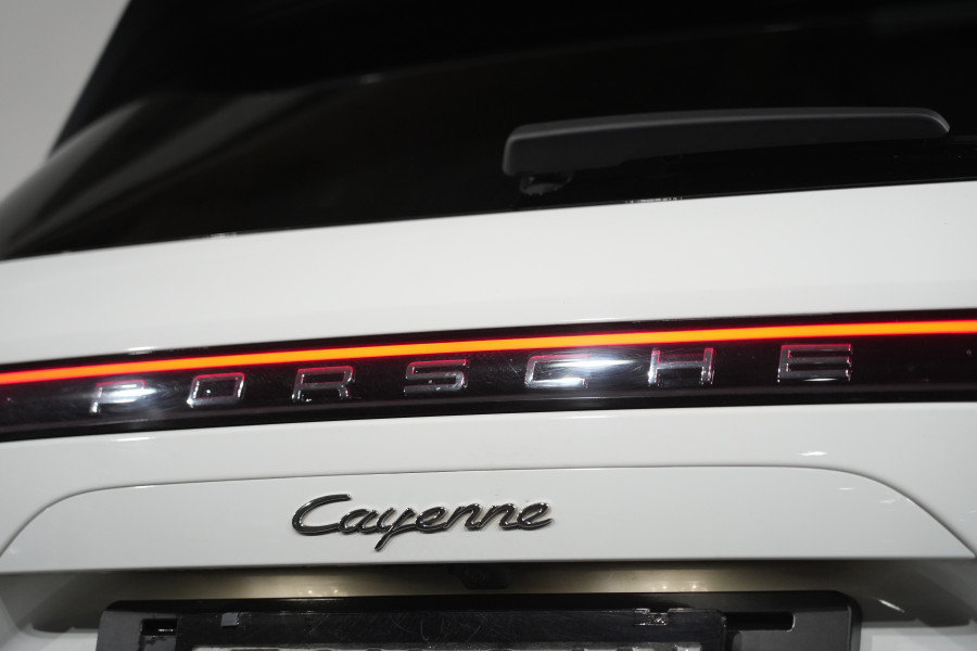 2020 Porsche Cayenne SUV Image 9