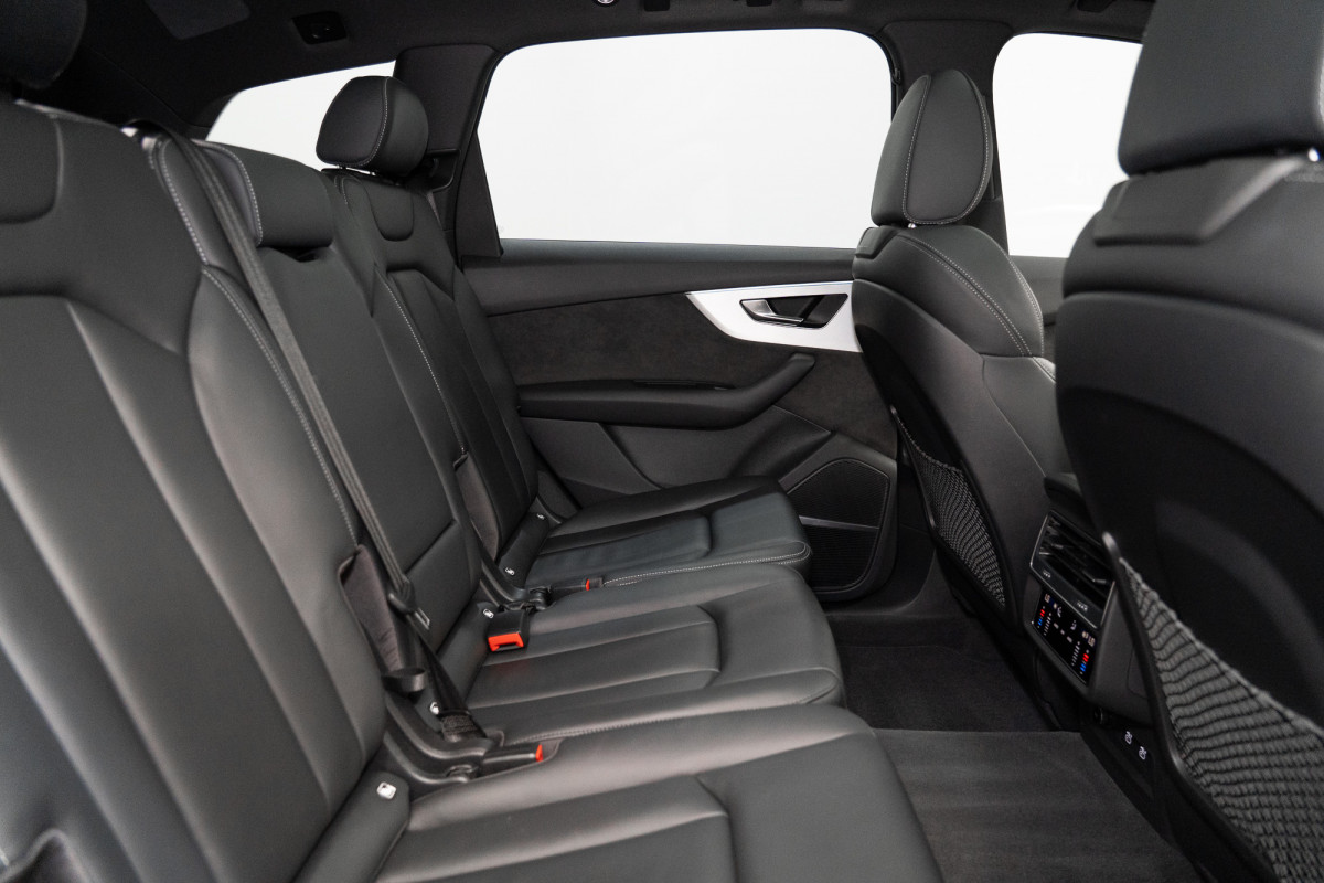 2021 Audi Q7 50 Tdi S Line Quattro Mhev SUV Image 3