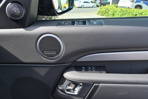 2025 Land Rover Discovery Series 5 D350 Dynamic HSE SUV image 20