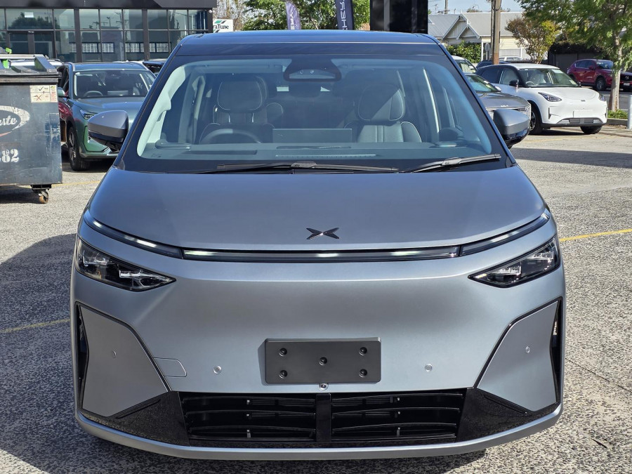 2026 XPeng X9  Long Range People Mover Image 2