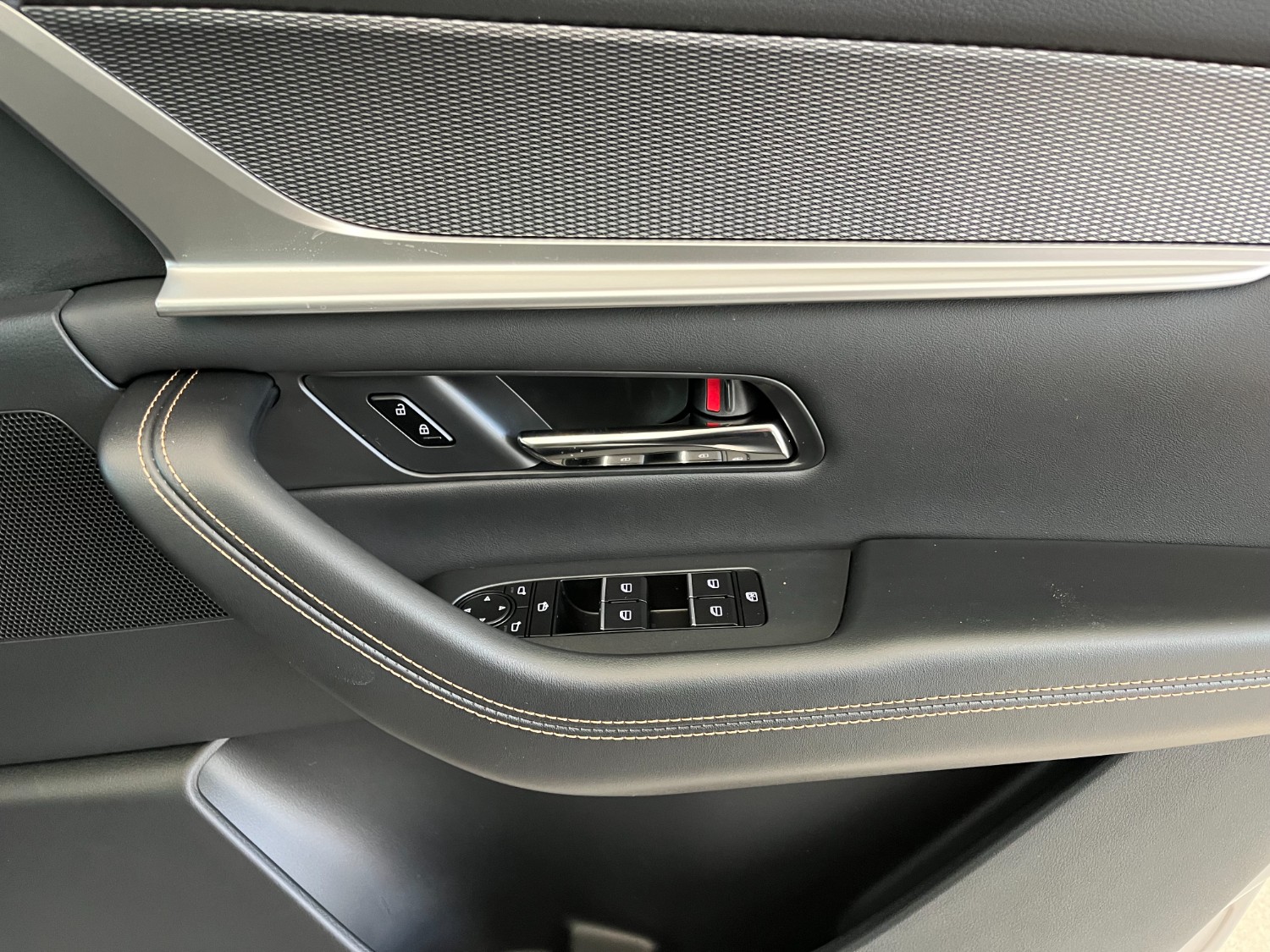 2024 Mazda CX-60 KH G40e GT SUV Image 19