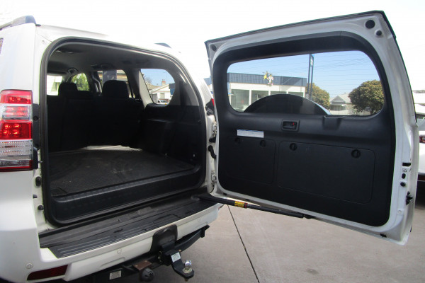 2015 Toyota LandCruiser Prado GDJ150R GXL SUV Image 14