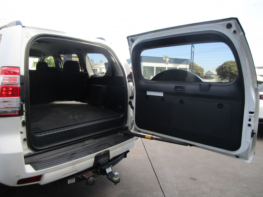 2015 Toyota LandCruiser Prado GDJ150R GXL SUV Image 14