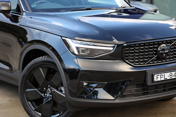 2024 MY25 Volvo XC40 XZ Black Edition SUV Image 2