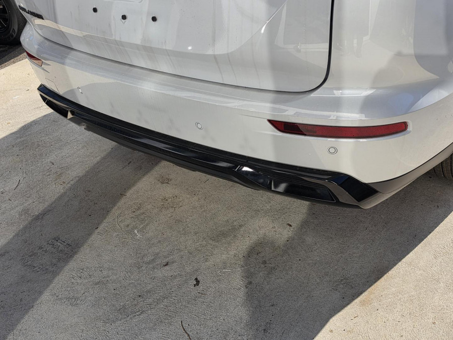 2026 Mitsubishi Outlander ZM Black Edition SUV Image 9