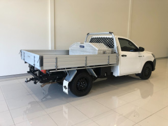 2016 Toyota HiLux GUN122R Turbo Workmate Cab chassis