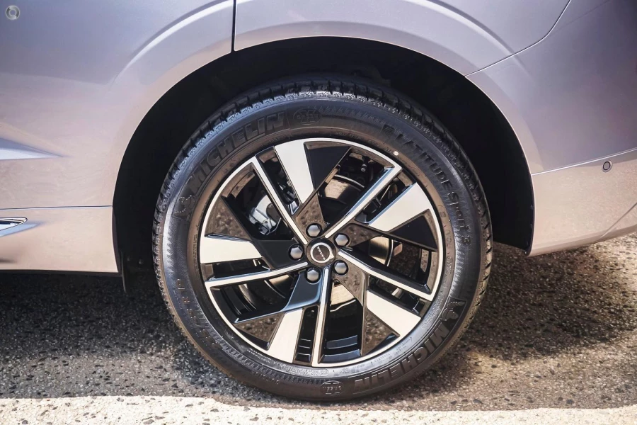 2025 MY26 Volvo XC60 UZ Plus B5 Bright SUV Image 12