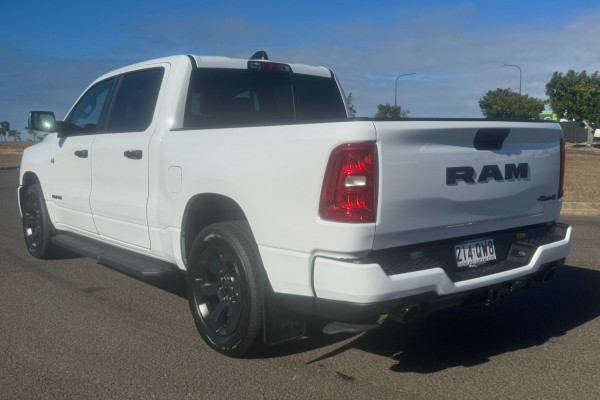 2026 Ram 1500 Express Ute Image 5