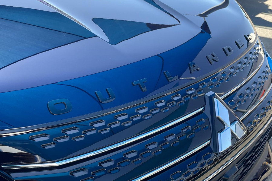 2022 MY23 Mitsubishi Outlander ZM Exceed SUV Image 11
