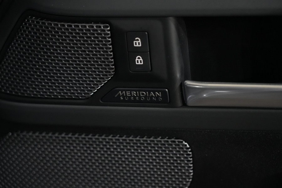 2022 Land Rover Defender L663 110 D300 X-Dynamic HSE SUV Image 31