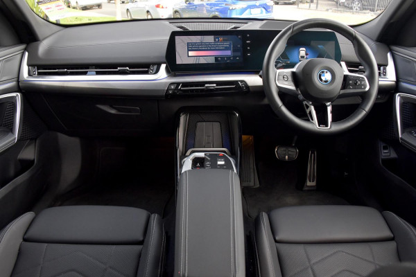 2024 BMW iX2 U10 eDrive20 M Sport SUV image 4