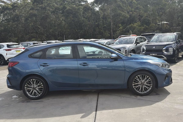 2021 MY1  Kia Cerato BD Sport+ Hatch Image 4