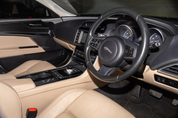 2015 MY16 Jaguar XE X760 20t Prestige Sedan image 7