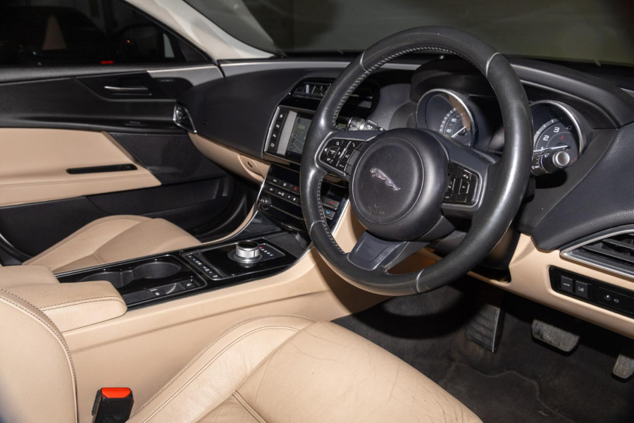 2015 MY16 Jaguar XE X760 20t Prestige Sedan