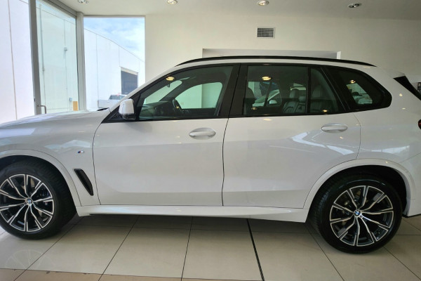 2018 BMW X5 G05 XDRIVE30D Wagon Image 5