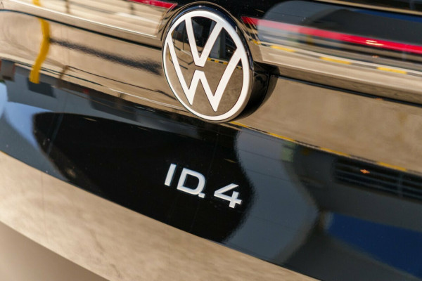 2026 MY27 Volkswagen ID. 4 E2 Pro SUV Image 7