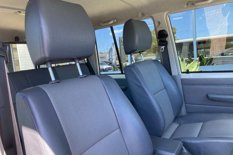 2017 Toyota LandCruiser VDJ76R WorkMate SUV Image 9