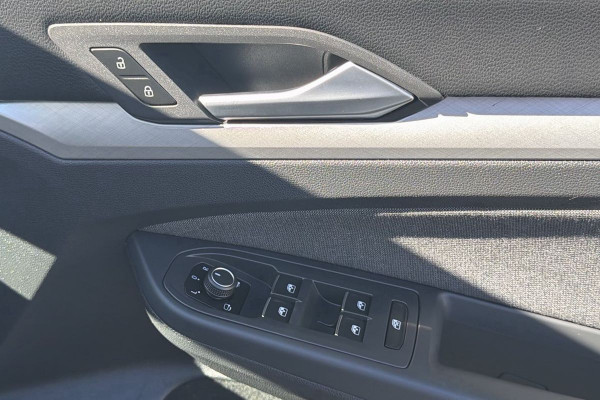 2022 Volkswagen Golf 8 110TSI Life Wagon Image 19