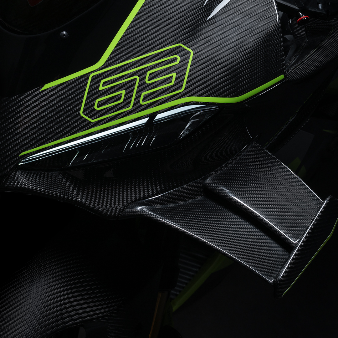 Dedicated winglet, tail and wheel design Image