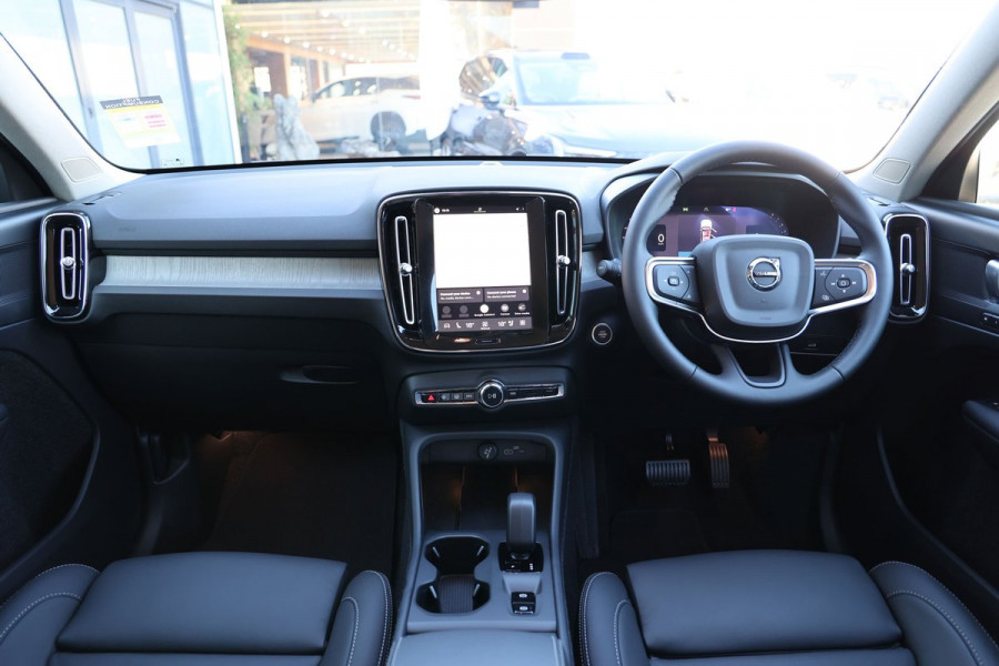 2026 Volvo XC40 XZ Plus B4 SUV Image 24