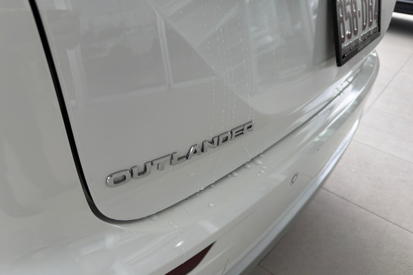 2021 MY22 Mitsubishi Outlander ZM Exceed SUV Image 27