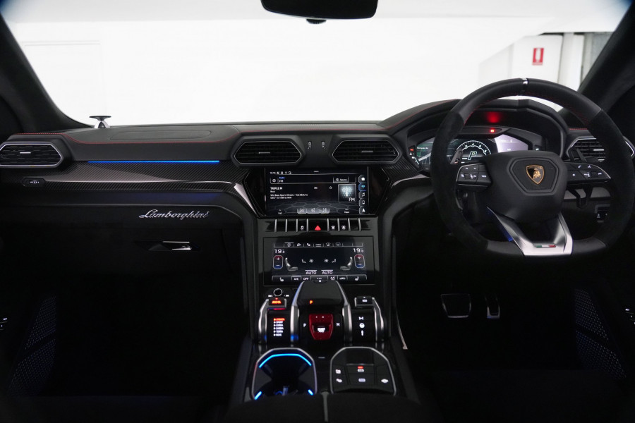 2022 Lamborghini Urus SUV Image 35