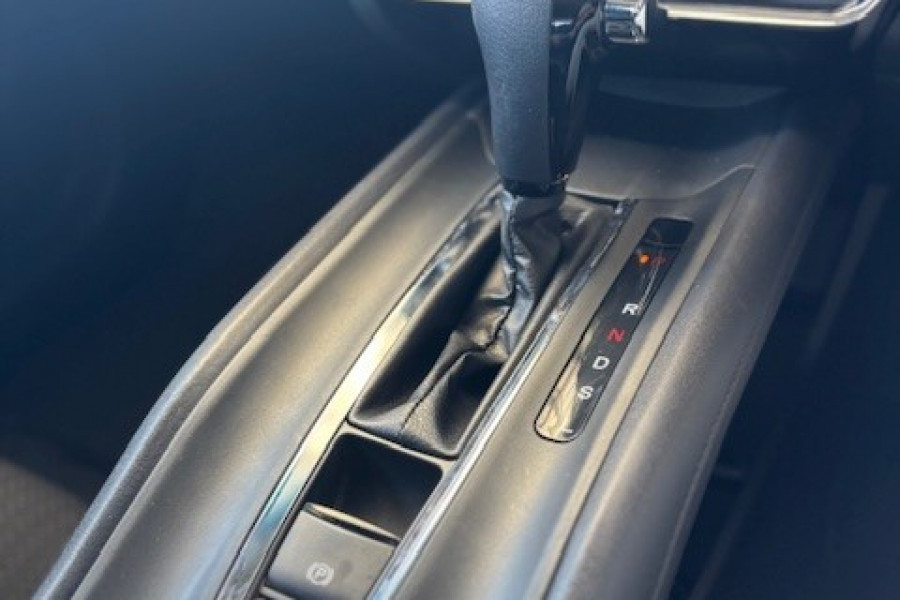 2017 Honda HR-V VTi SUV Image 18