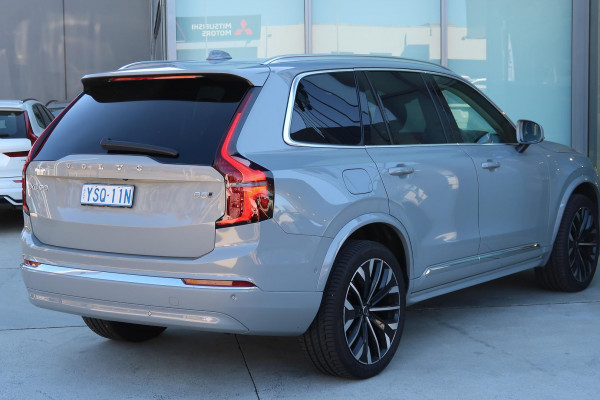 2025 Volvo XC90 L Series Ultra B5 Bright SUV Image 6