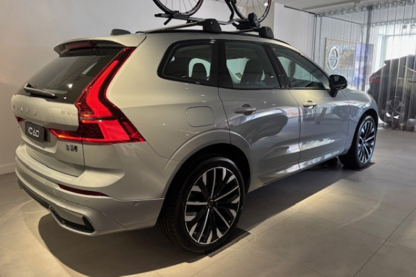 2026 Volvo XC60 UZ Ultra B5 Dark SUV Image 2
