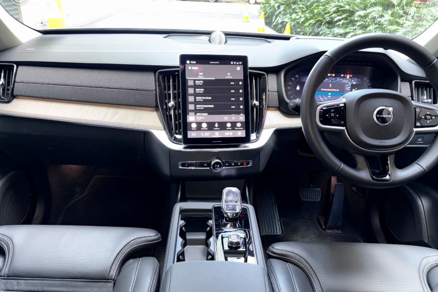2025 MY26 Volvo XC90 L Series Ultra B5 Dark SUV