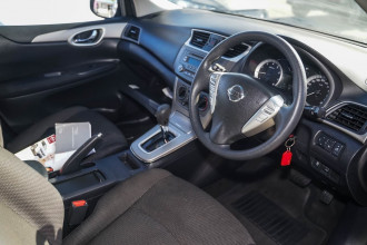 2015 Nissan Pulsar C12 Series 2 ST Hatchback Image 5