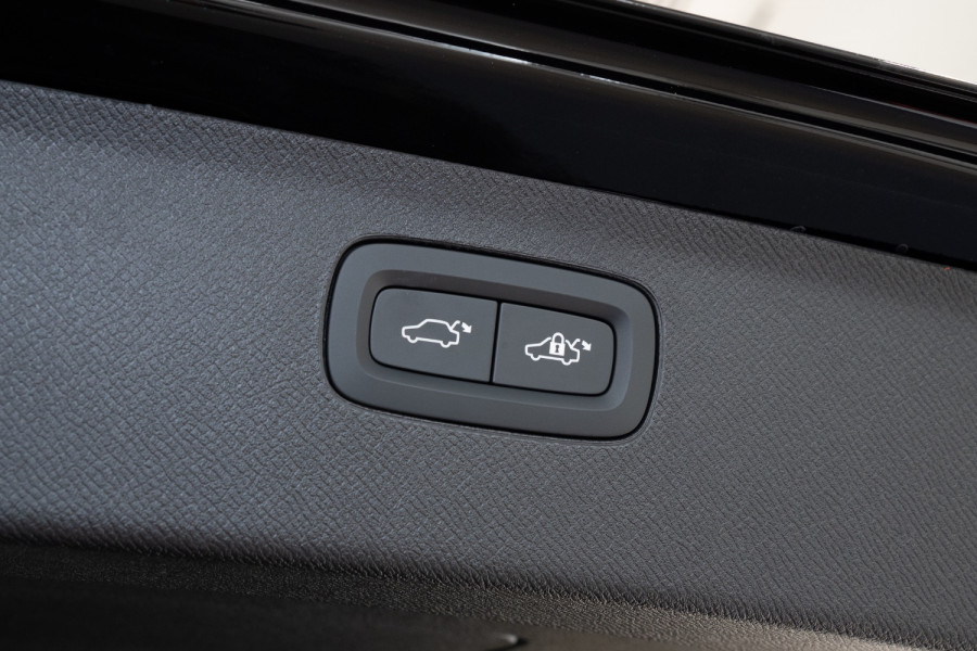 2026 Volvo XC90 L Series  Black Edition SUV Image 31