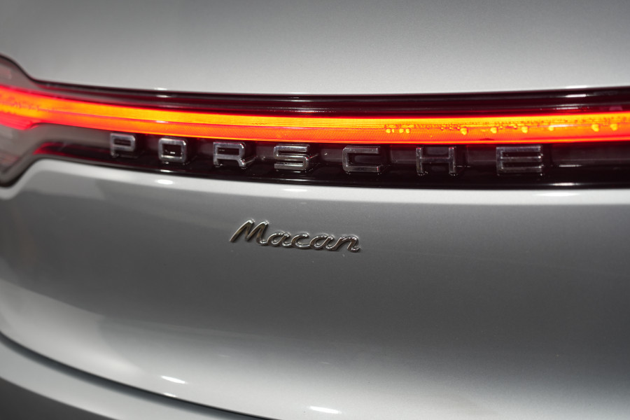 2019 Porsche Macan SUV Image 9