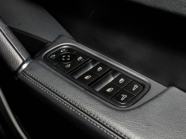 2022 MY23 Porsche Cayenne S Platinum Edition Coupe image 29
