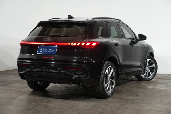 2025 Audi Q5 FY 55 TFSI e S Line SUV Image 9