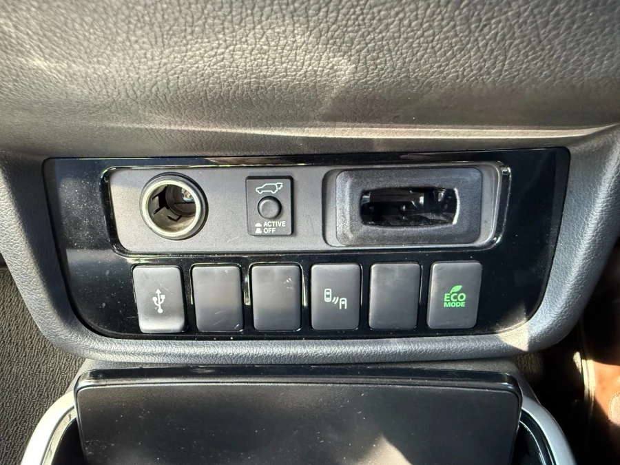 2021 Mitsubishi Outlander ZL Exceed SUV Image 22