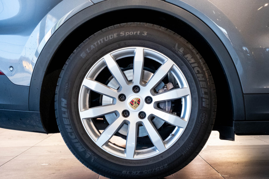 2022 MY23 Porsche Cayenne SUV