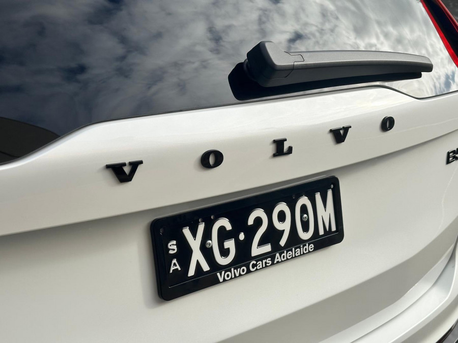 2026 Volvo XC90 L Series Black Edition SUV Image 3