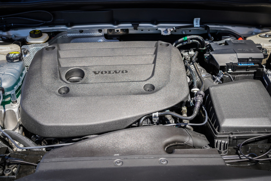 2024 MY25 Volvo XC40 XZ Ultra B4 Dark SUV Image 33