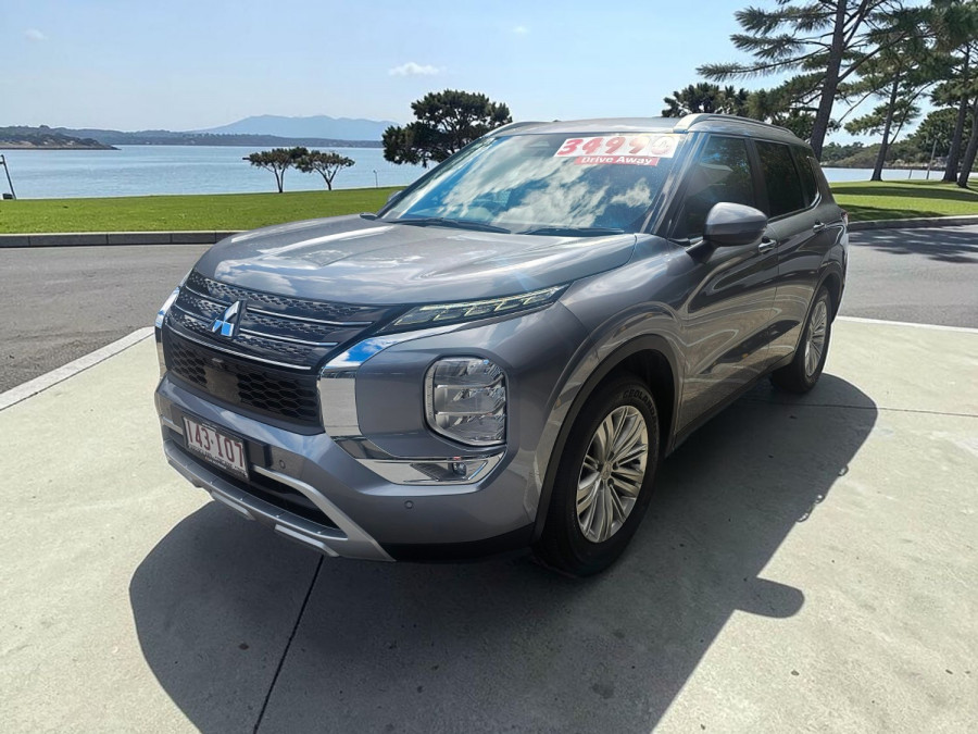 2023 Mitsubishi Outlander ZM LS SUV Image 3