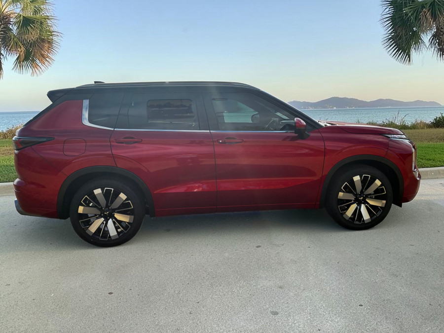 2026 Mitsubishi Outlander ZM Exceed Tourer SUV Image 7