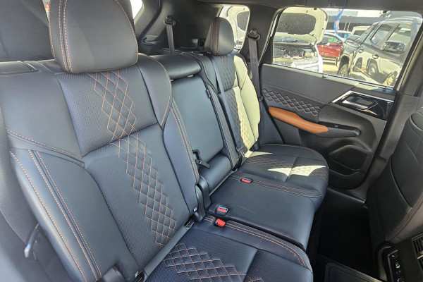 2024 Mitsubishi Outlander ZM PHEV Exceed Tourer SUV Image 10