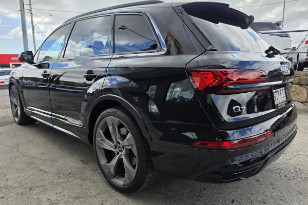 2022 Audi Q7 4M 55 TFSI S line SUV Image 11
