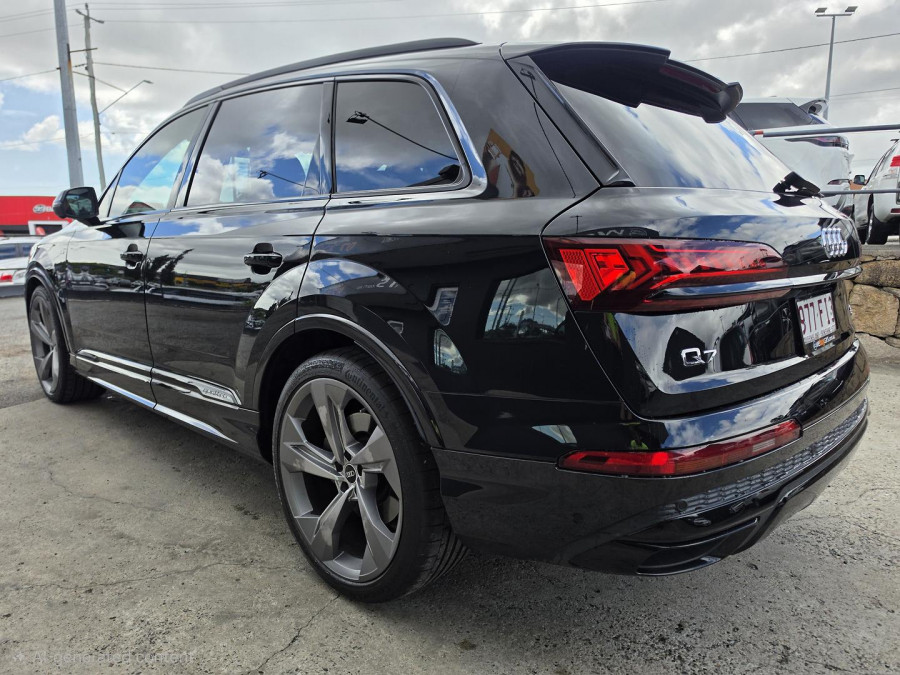 2022 Audi Q7 4M 55 TFSI S line SUV Image 11