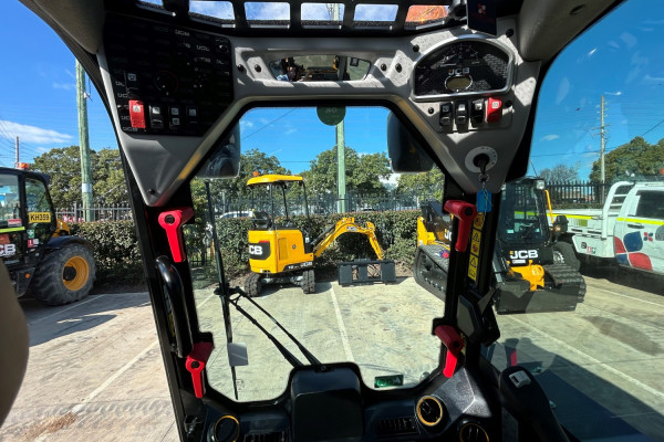 2026 JCB WHL SKID STEER LDR Wheeled Skidsteer Loader Image 9