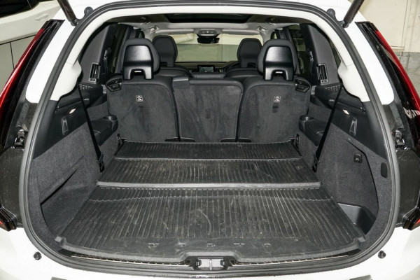 2025 MY26 Volvo XC90 L Series Plus B5 Bright SUV Image 18