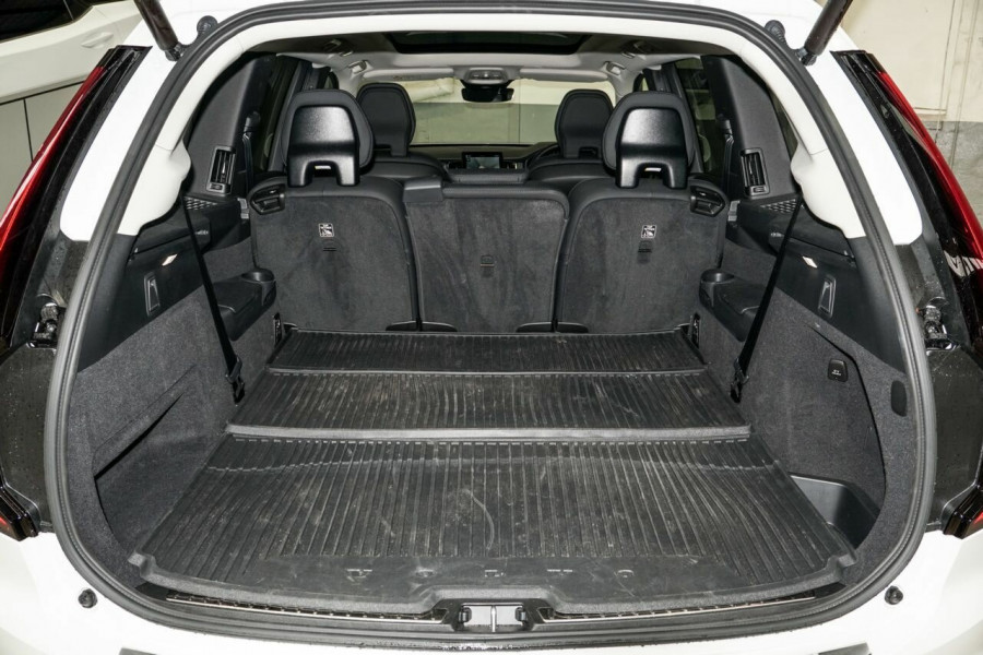 2025 MY26 Volvo XC90 L Series Plus B5 Bright SUV Image 18