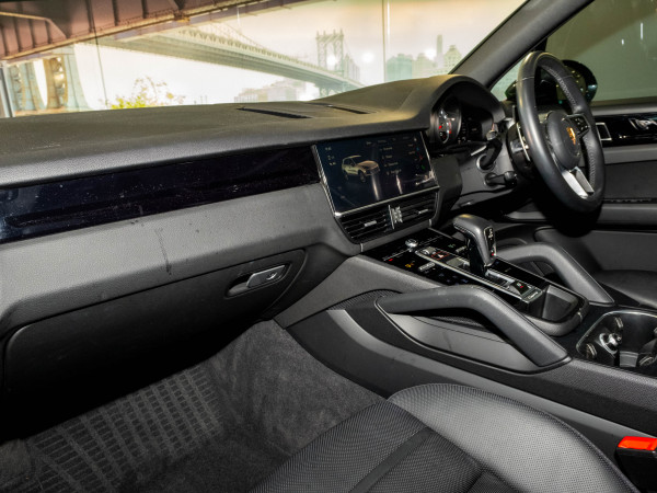 2022 MY23 Porsche Cayenne SUV image 21
